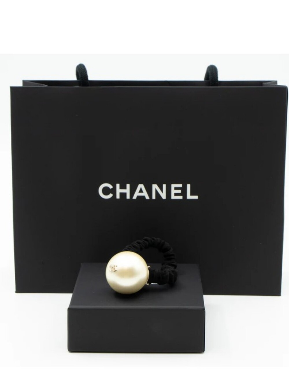 New Authentic Chanel Acrylic pearl Scrunche/Bracelet